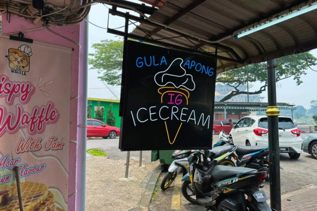 10 Kedai Makan Popular di Kuching