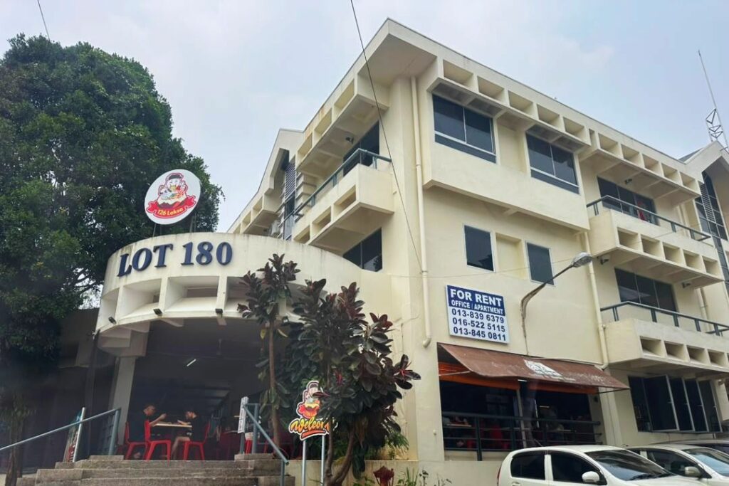 10 Kedai Makan Popular di Kuching