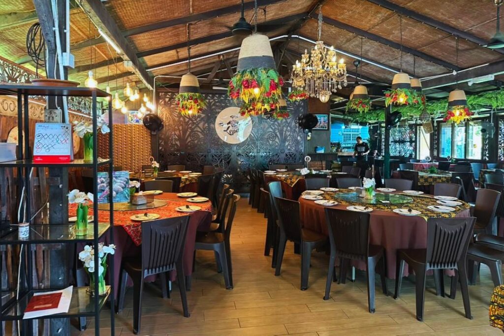 10 Kedai Makan Popular di Kuching