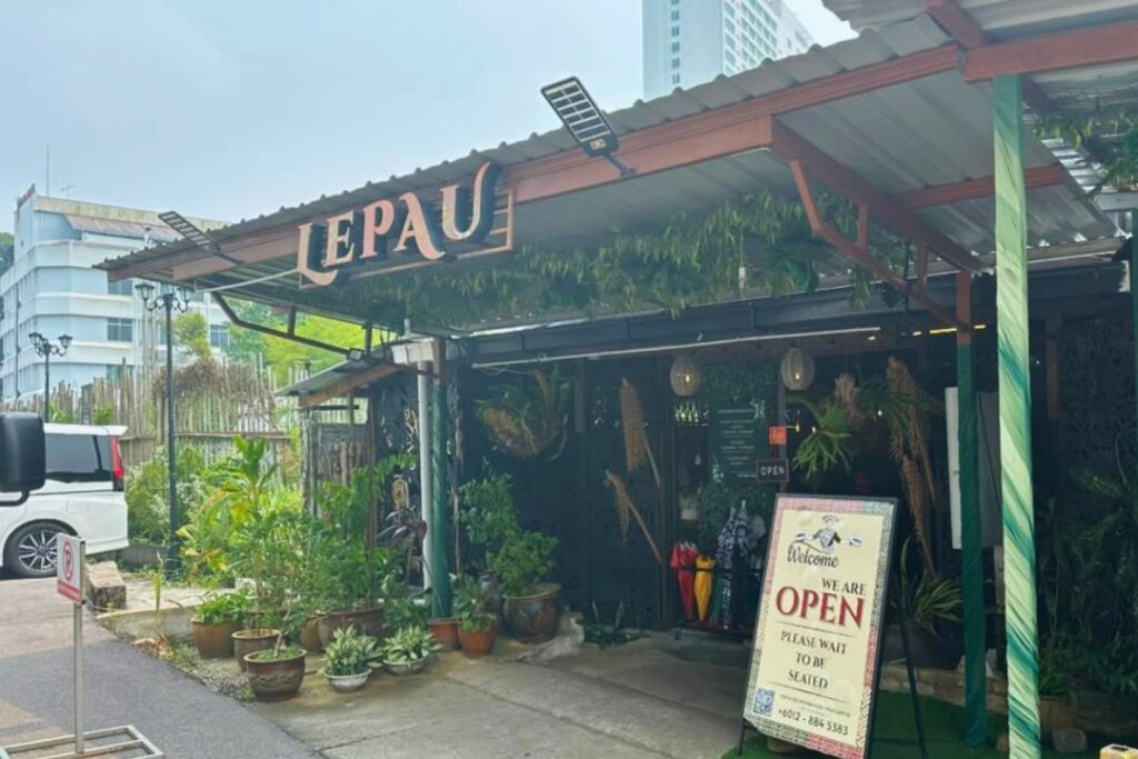 10 Kedai Makan Popular di Kuching