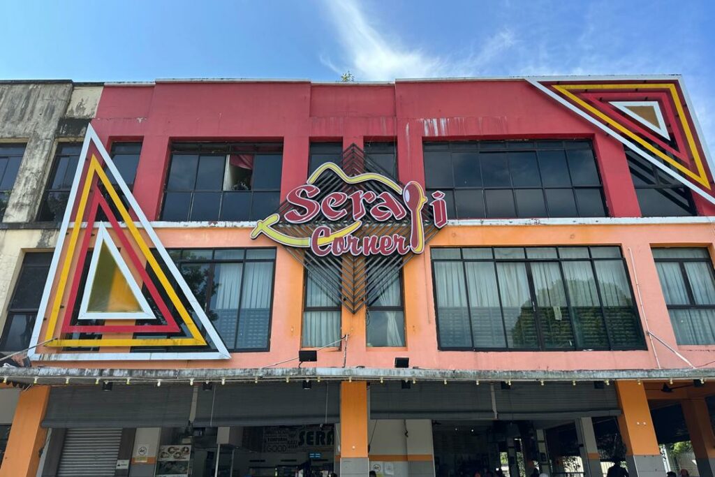 Kedai Makan Berdekatan Dengan Lapangan Terbang Kuching