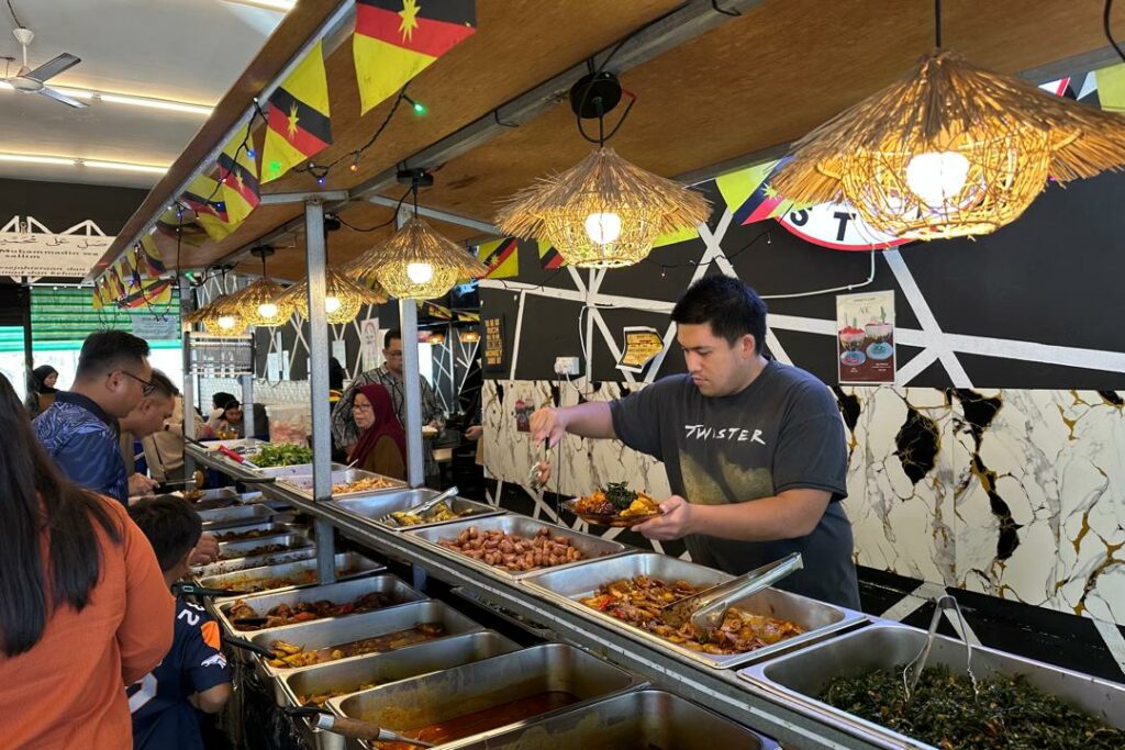 Kedai Makan Berdekatan Lapangan Terbang Kuching